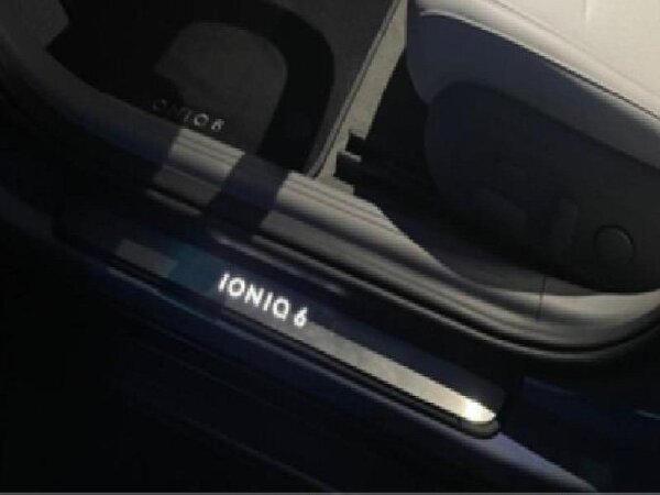 Einstiegsleisten beleuchtet - vorne, IONIQ 6