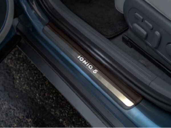 Einstiegsleisten beleuchtet - vorne, IONIQ 5